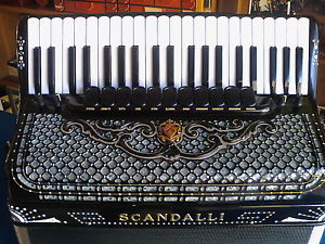 ORIGINAL SCANDALLI SUPER VI ACCORDION