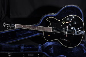GUILD STARFIRE III BLACK W/HARDSHELL CASE MINT