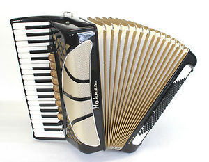 AKKORDEON HOHNER Lucia IV P, aufwändig überholt, mit Profi-Einbaumikro TOP!