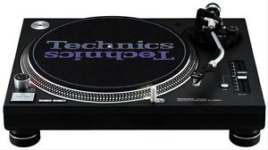Technics Panasonic Quartz Synthesizer DD Turn Table Black SL-1200MK5-K Pre-Own