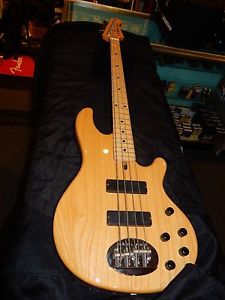 Lakland Skyline 44-01 Standard Natural