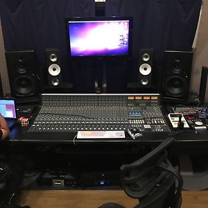 2 Amphion two15 Monitors with 8 meter Amphion cables and amp 500