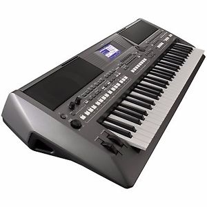 Yamaha PSR-S670 Arranger Workstation Piano Keyboard NEW