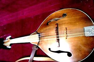 KM-156 Kentucky Standard A-model Mandolin w/case very nice