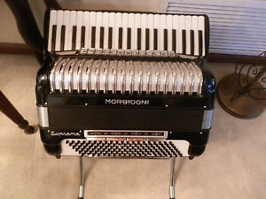 ALBERTO MORBIDONH SUPREME ACCORDION 13 SWITCHES,120 BASS,MASTER SWITCH,EX COND.