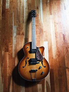 Godin 5th Avenue Kingpin II Archtop Hollowbody Electric Guitar (w/Case)