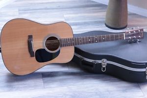 2009 Martin D-18 Dreadnought Acoustic Guitar in Natural Sitka/Mahogany! Gorgeous