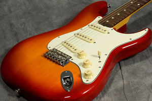 Fender Japan Exclusive Classic 60s Stratocaster Cherry Sunburst F/S From Japan