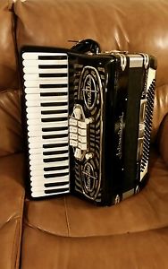 accordion international /4/5/Hand.made.reeds ex.condition