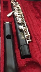 YAMAHA YPC-62 GRENADILLA WOOD PICCOLO  - BEAUTIFUL CONDITION - RECENTLY SERVICED