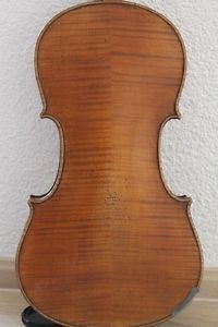 Nr.118 Alte Geige mit Zettel R.Heckel