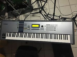 Yamaha Motif ES8