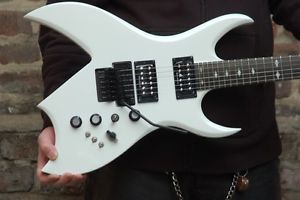 BC RICH BICH*SUPER RARE*NECK THROUGH*+orig. GIGBAG*PLAYS+SOUNDS GREAT*UVP=799€*