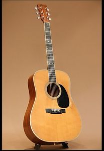 MARTIN D-35 1981 Natural w/hard case Free shipping Guitar from Japan #R894