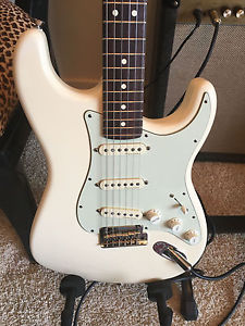 Fender American Standard Stratocaster Electric Guitar - Olympic White