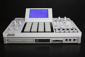 Akai MPC 2500, Ms. Snow White, Limited 16squarez.com Custom!