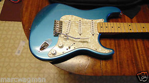 FENDER STRATOCASTER DELUXE SERIES ELECTRIC BLUE RARE COLOR PERFECT A+