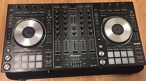 Pioneer DDJ-sx DJ Controller With Travel Case.