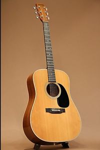 MARTIN D-28 1980 Natural w/hard case Free shipping Guitar from Japan #R864