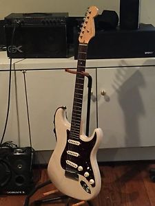 1998 FENDER AMERICAN OLMYPIC WHITE DELUXE STRATOCASTER