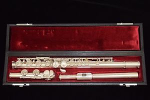 YAMAHA 451 MODEL FLUTE WITH E-MECHANISM CLOSED HOLES "FREE SHIPPING"