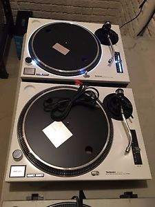 2 Technics SL-1210MK2 White Turntables Excellent Bright White LEDs & Halo