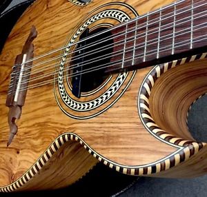 bajo quinto Paracho Hard Case & Pick Up