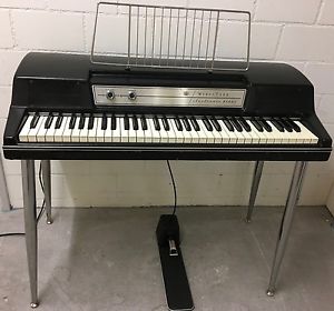 WURLITZER ELECTRIC PIANO 200A, FREI VERSAND D.Ö.CH