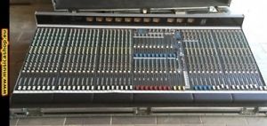 Mixer analogico allen & heath GL4000 usato 40 canali + flight case + stand