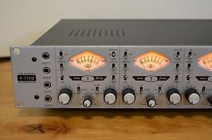 Universal Audio 4-710d (4 Channel Preamp) MINT!
