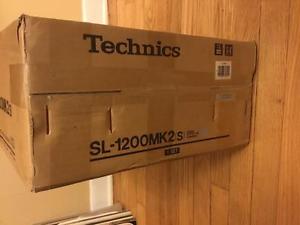 Brand New Technics SL-1200 MK2 Silver Turntable    never taken out of box!