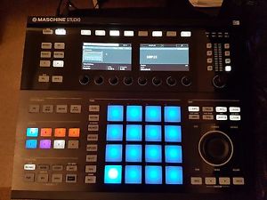Native Instruments Maschine Studio + Maschine software licence