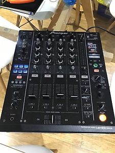 Pioneer DJM900NXS Nexus + Deck saver + RC1 Road case VGC