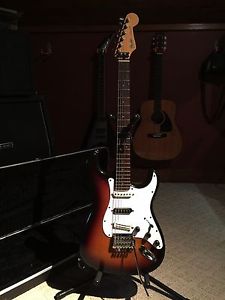 Fender Stratocaster 1987 Made In Japan, MIJ, E Serial number, W/hardshell case