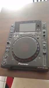 1x Pioneer CDJ 2000 DJ Deck