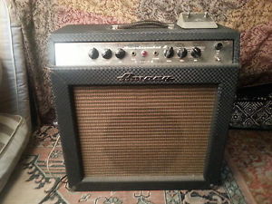 VINTAGE 1967 Ampeg Reverberocket II 2 GS-12R TUBE VALVE GUITAR AMP SEE VIDEO !!