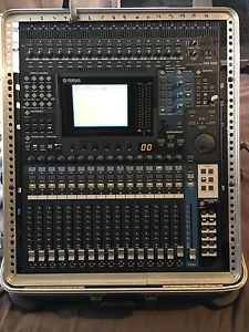 YAMAHA DM 1000VCM  16 CHANNEL DIGITAL MIXING CONSOLE