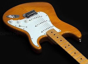 2013 Fender Custom Shop Custom Deluxe Stratocaster USED Free shipping From Japan