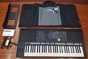 Yamaha PSR-S950 Keyboard Synthesizer