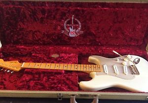USED 2013 FENDER 60TH ANNIVERSARY CLASSIC PLAYER 50'S STRATOCASTER, W/ TWEED HSC