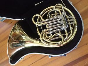 Holton H-378 Double French Horn Pre Owned Includes Case and Mouthpiece
