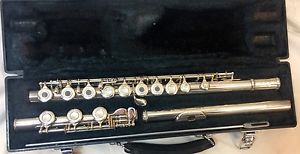 Beautiful Yamaha YFL 385 Intermediate Open Hole Flute! Ready to Play!!