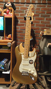 FENDER STRATOCASTER  AMERICAN STANDARD  AZTEK GOLD  LIMITED EDITIN GUITAR  NEW