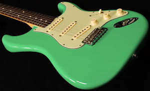 1988 Fender Stratocaster Vintage 62 Re-issue Surf Green MINT NEW CONDITION