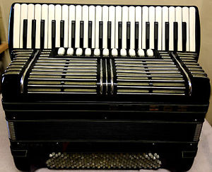 'HOHNER MORINO' V1N 185 BASS-FREE BASS PIANO ACCORDION-45/185-5V/11R-5V/3R-IN:GC