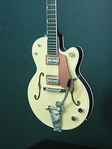 Gretsch G6112TCB-JR Center Black Jr. with Bigsby Electric Guitar; Jaguar Tan