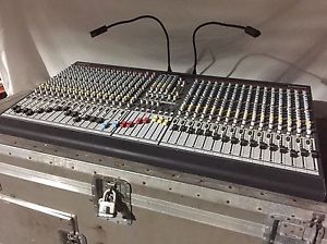 Allen & Heath GL2400 Console 32 channel