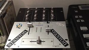 Consolle Dj Stanton ST-90 (due Piatti + Mixer )