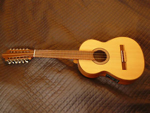 tiple colombien colombian guitar guitare 12 cordes strings electro acoustic