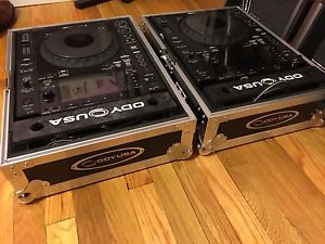 2 Pioneer DJ CDJ-900NXS WITH CASES